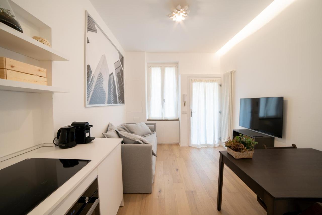 Navigli-Centro-Universita, Amazing New Apartment Milan Bagian luar foto