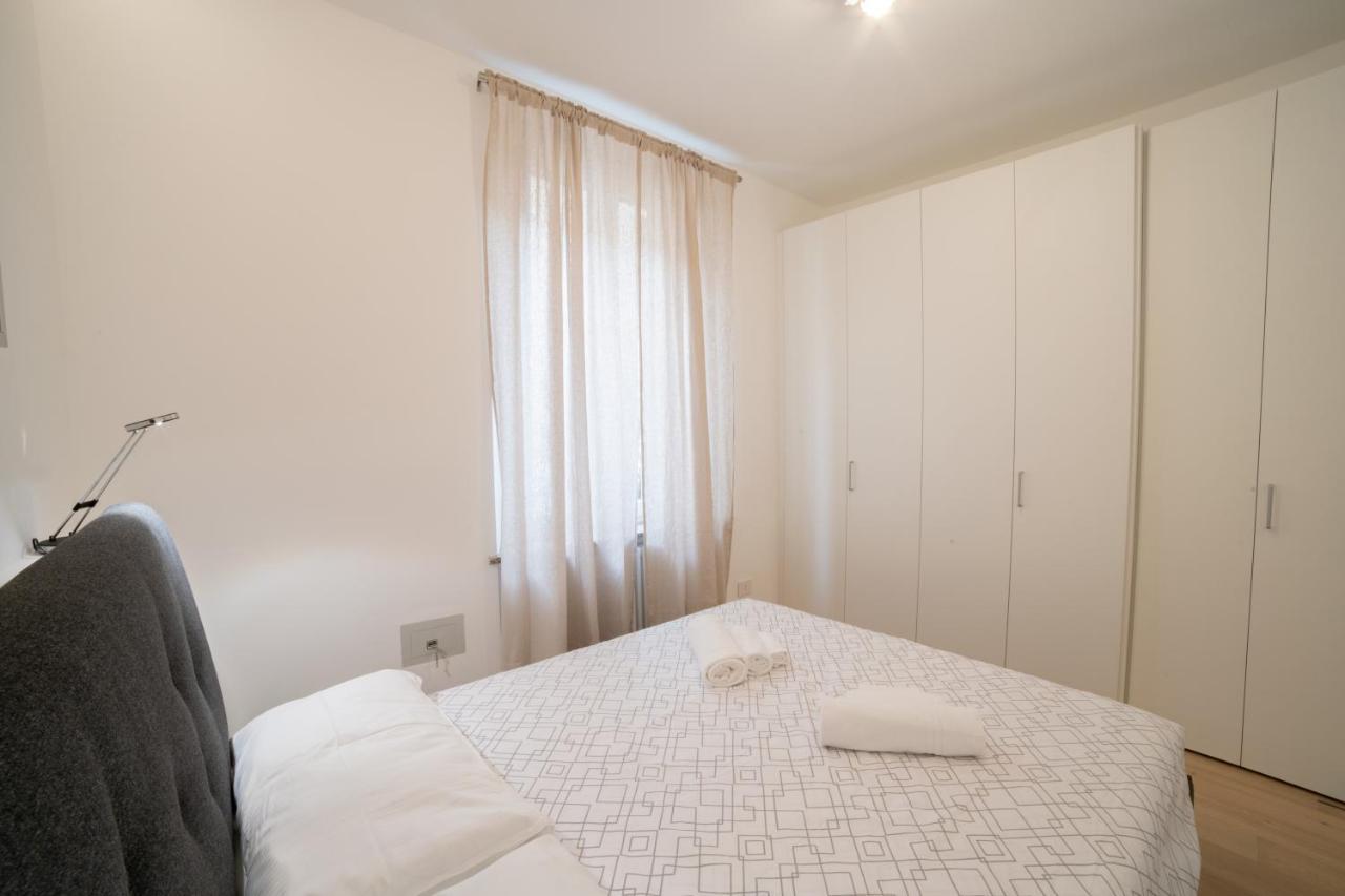 Navigli-Centro-Universita, Amazing New Apartment Milan Bagian luar foto