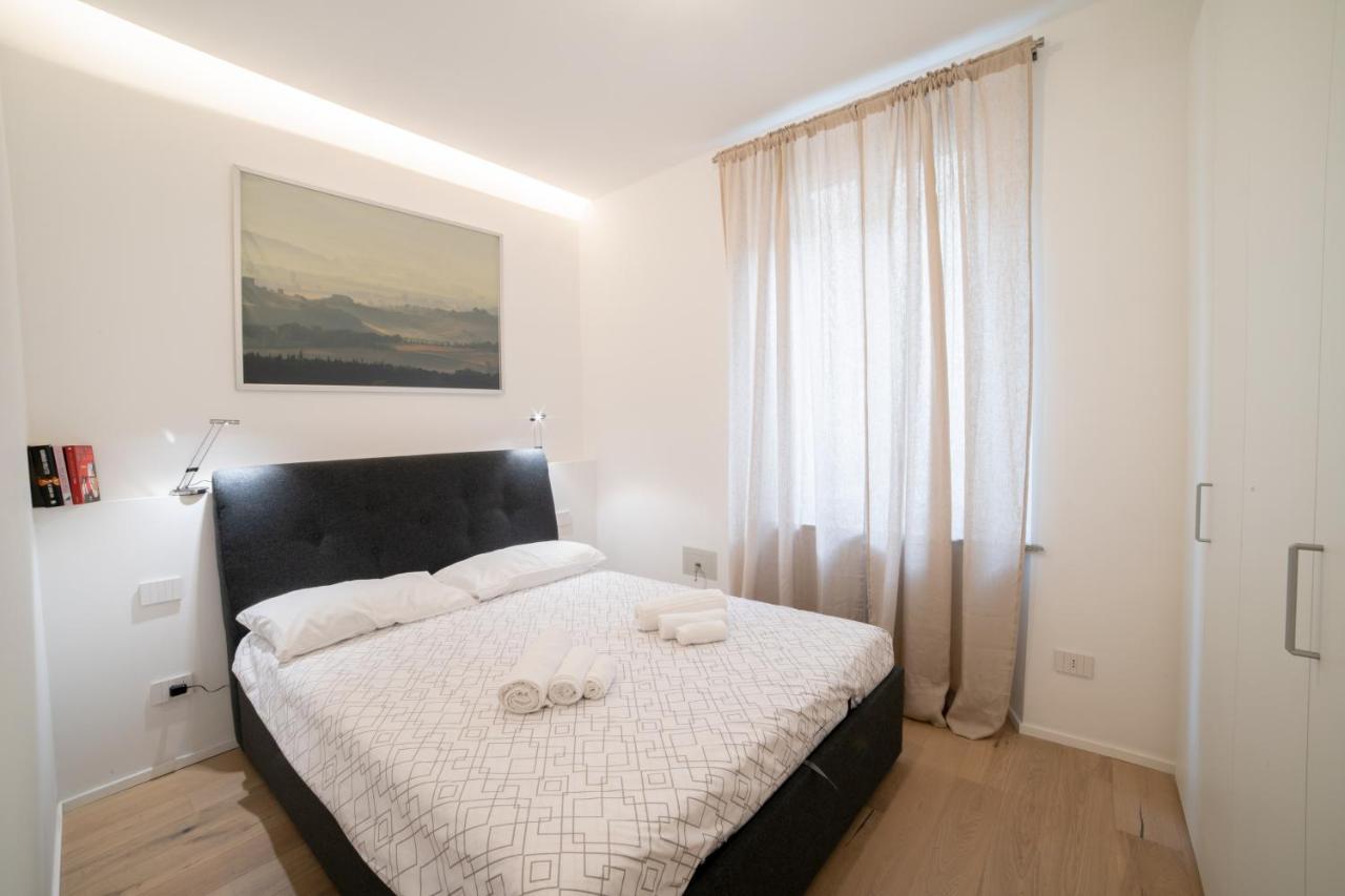 Navigli-Centro-Universita, Amazing New Apartment Milan Bagian luar foto