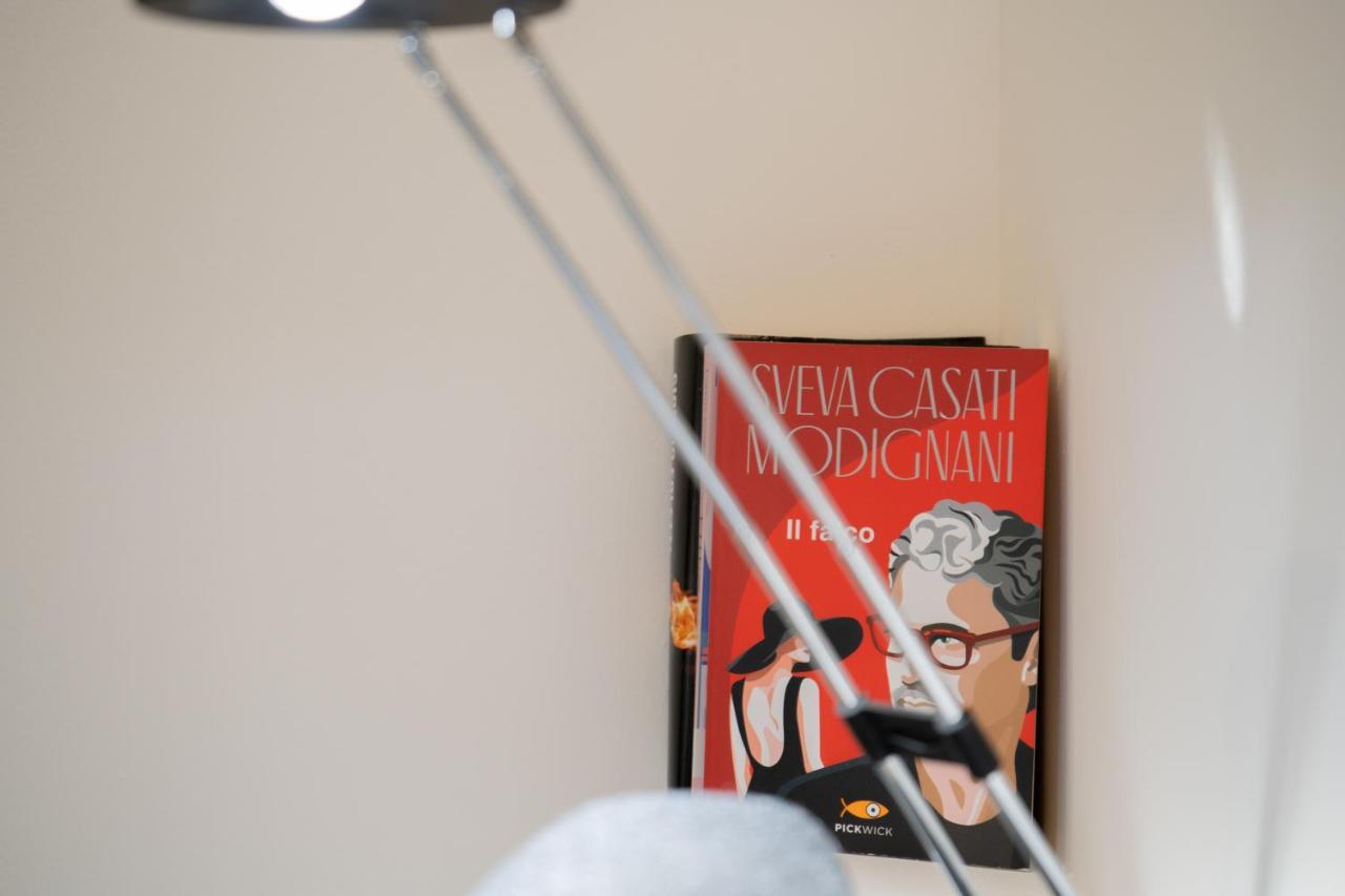 Navigli-Centro-Universita, Amazing New Apartment Milan Bagian luar foto